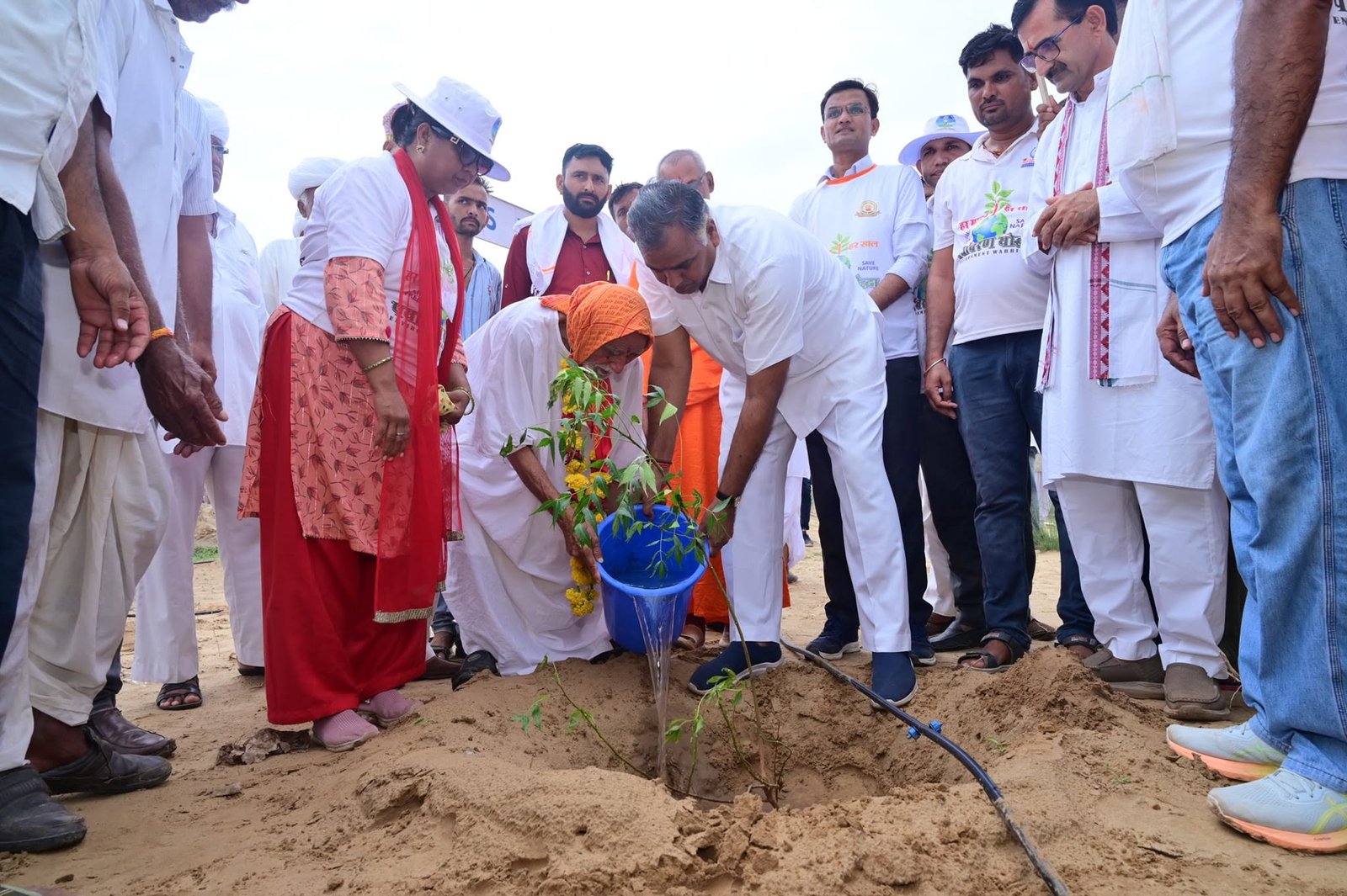 अगस्त 2024 वृक्षारोपण अभियान — MP, पद्मश्री, कर्नल मानव की 300km पदयात्रा व 11,000+ पौधरोपण