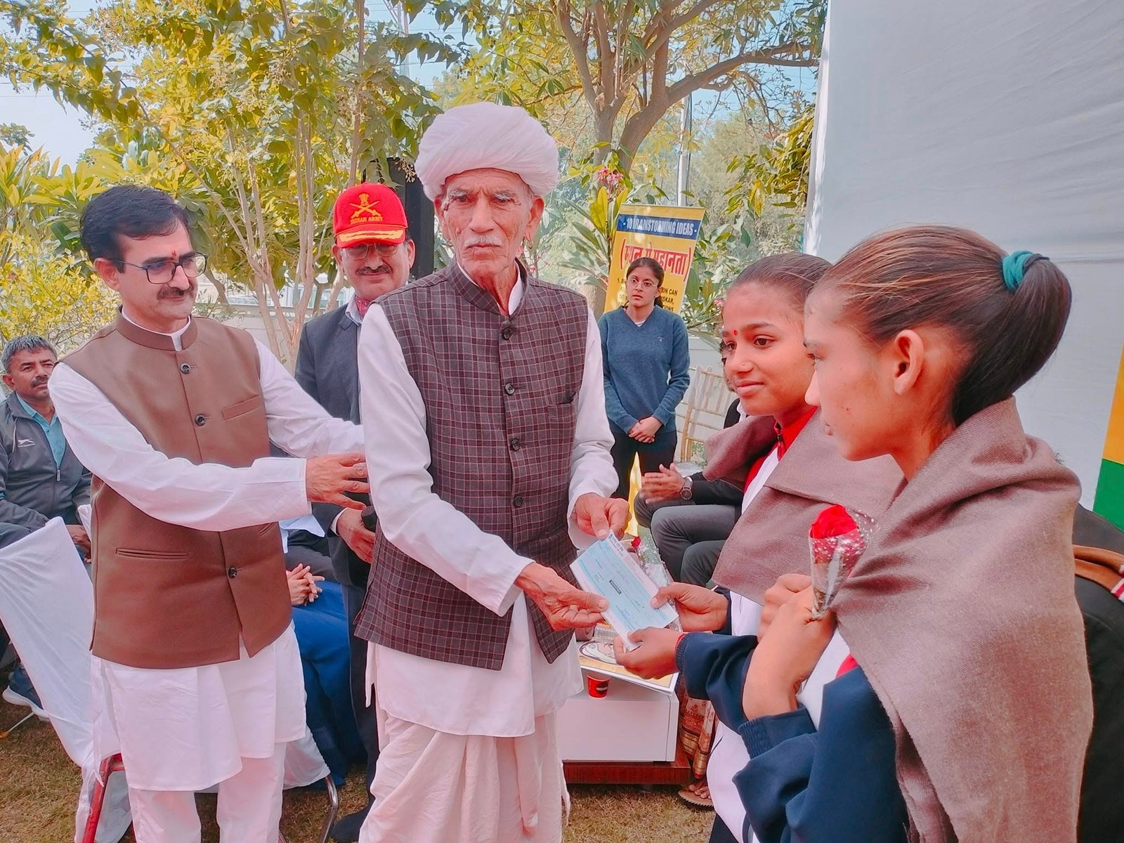 राष्ट्रीय हैंडबॉल चयनित बालिकाओं को ₹10,500 पुरस्कार — ओमप्रकाश साईं
